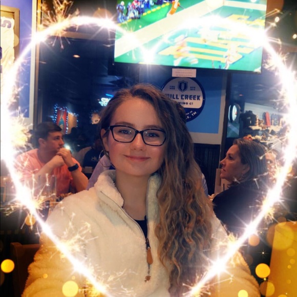 Meet your Posher, Addison - Picture 1 of 1